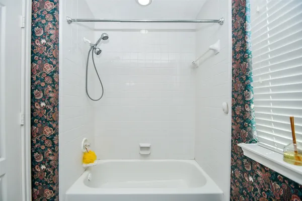 $3,000 | 7010 Adobe Oaks Court, Sugar Land, TX 77479