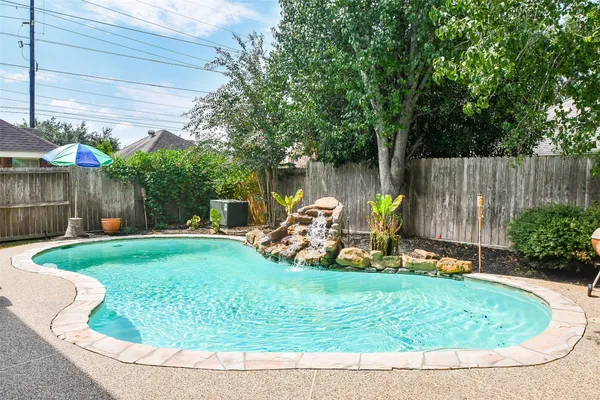 $3,000 | 7010 Adobe Oaks Court, Sugar Land, TX 77479