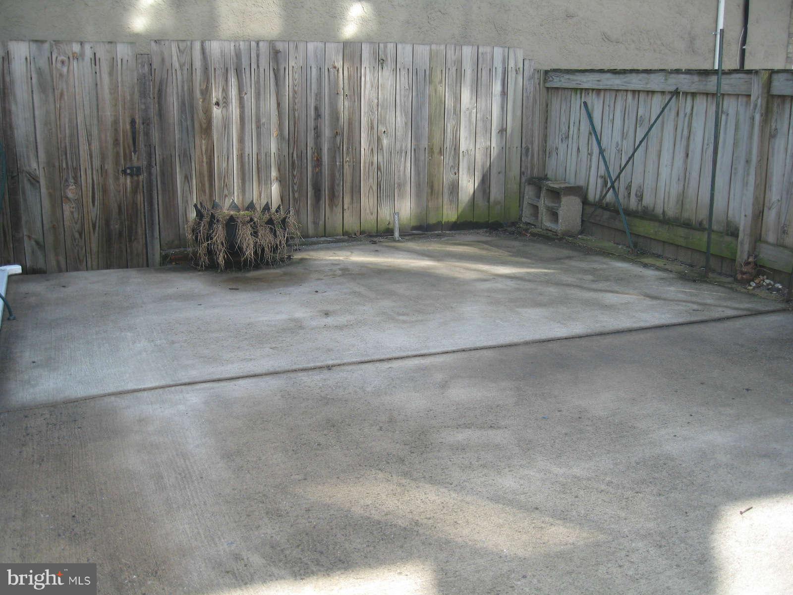1415 Riverside Avenue Baltimore, MD 21230 - Photo 10 of 24 a view of outdoor space with wooden fence
