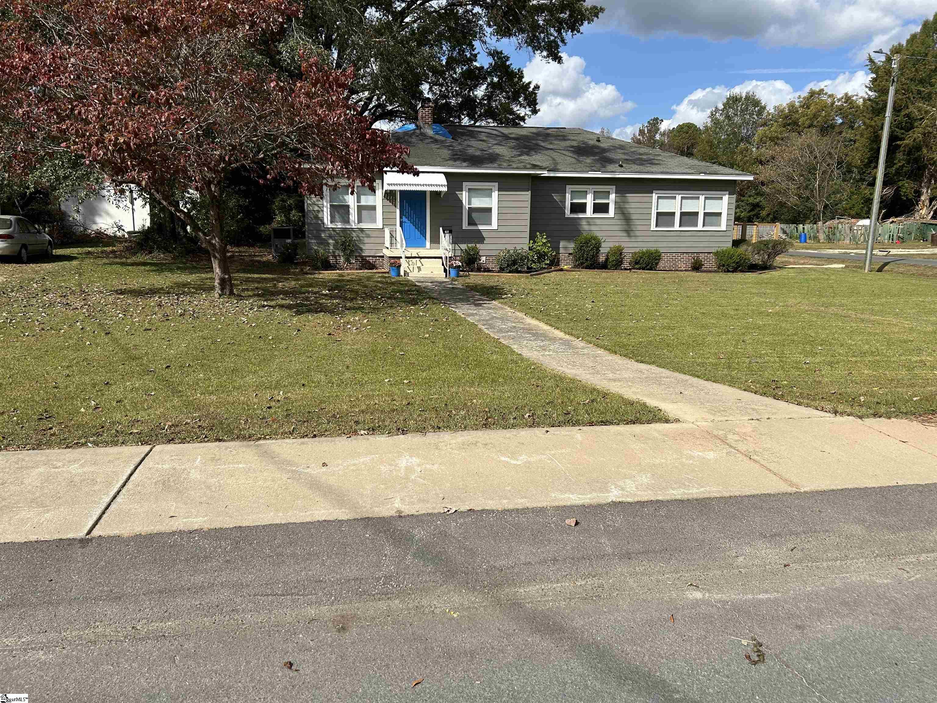 611 Shands Street Clinton, SC 29325 - Photo 1 of 37 Gallery Image 1