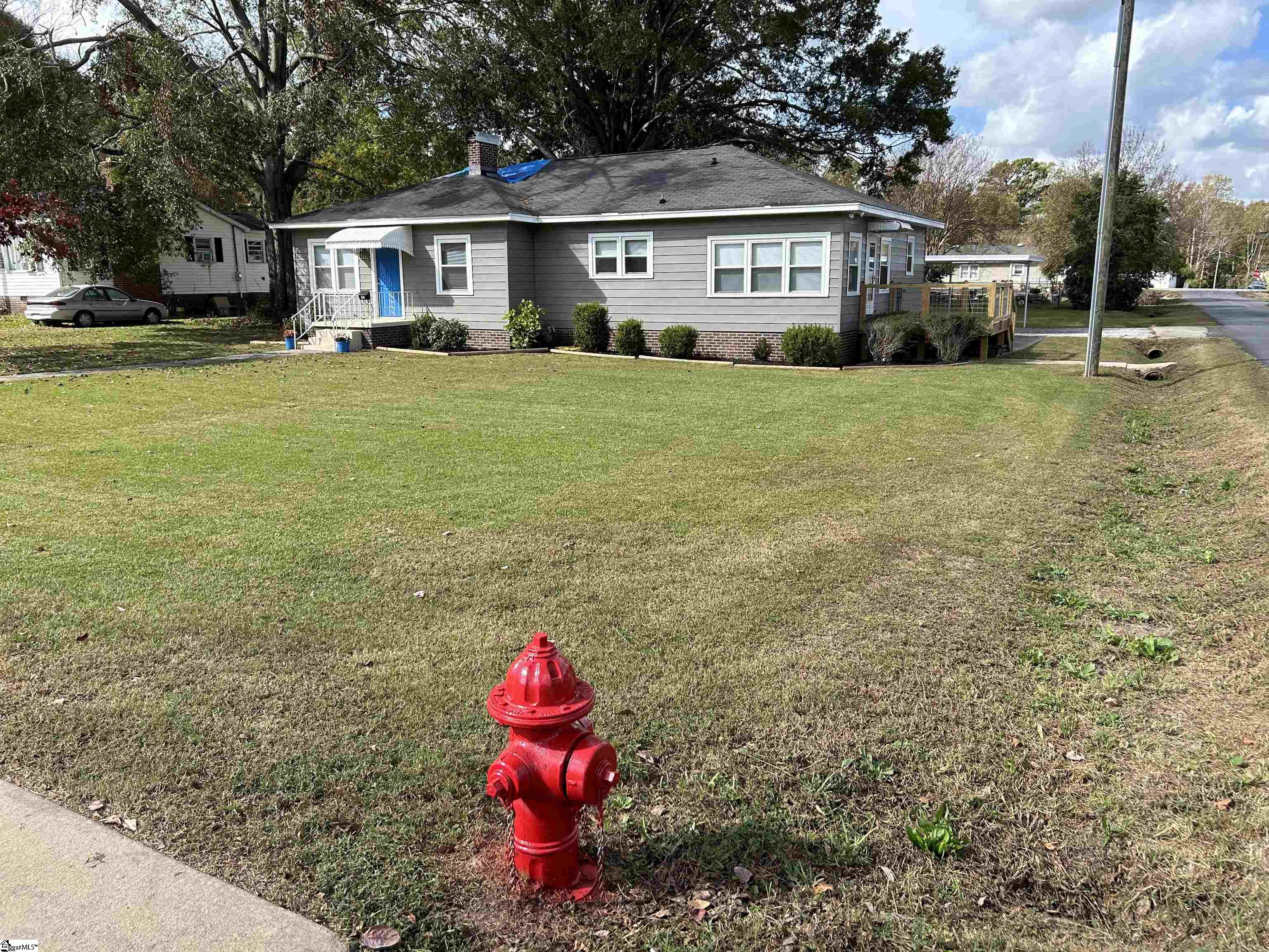 611 Shands Street Clinton, SC 29325 - Photo 3 of 37 Gallery Image 3