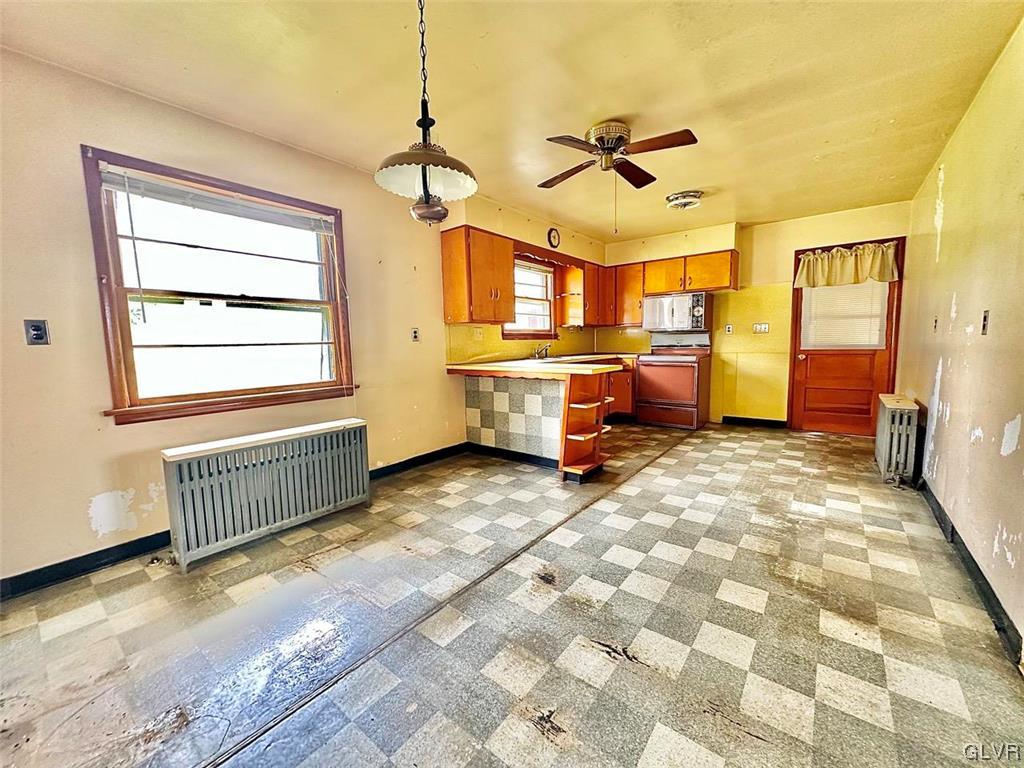 89 Old Carriage Road Northampton, PA 18067 - Photo 12 of 20 Eath in Kitchen full view