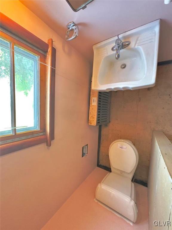 89 Old Carriage Road Northampton, PA 18067 - Photo 15 of 20 bathroom Toilet/sink view