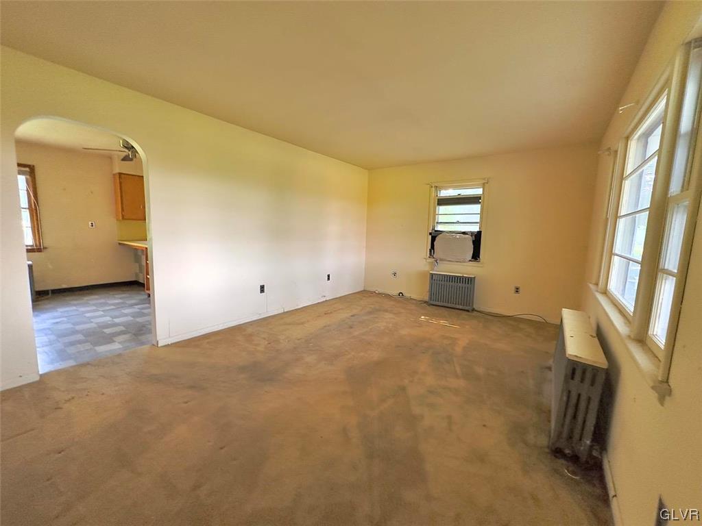 89 Old Carriage Road Northampton, PA 18067 - Photo 18 of 20 Living room