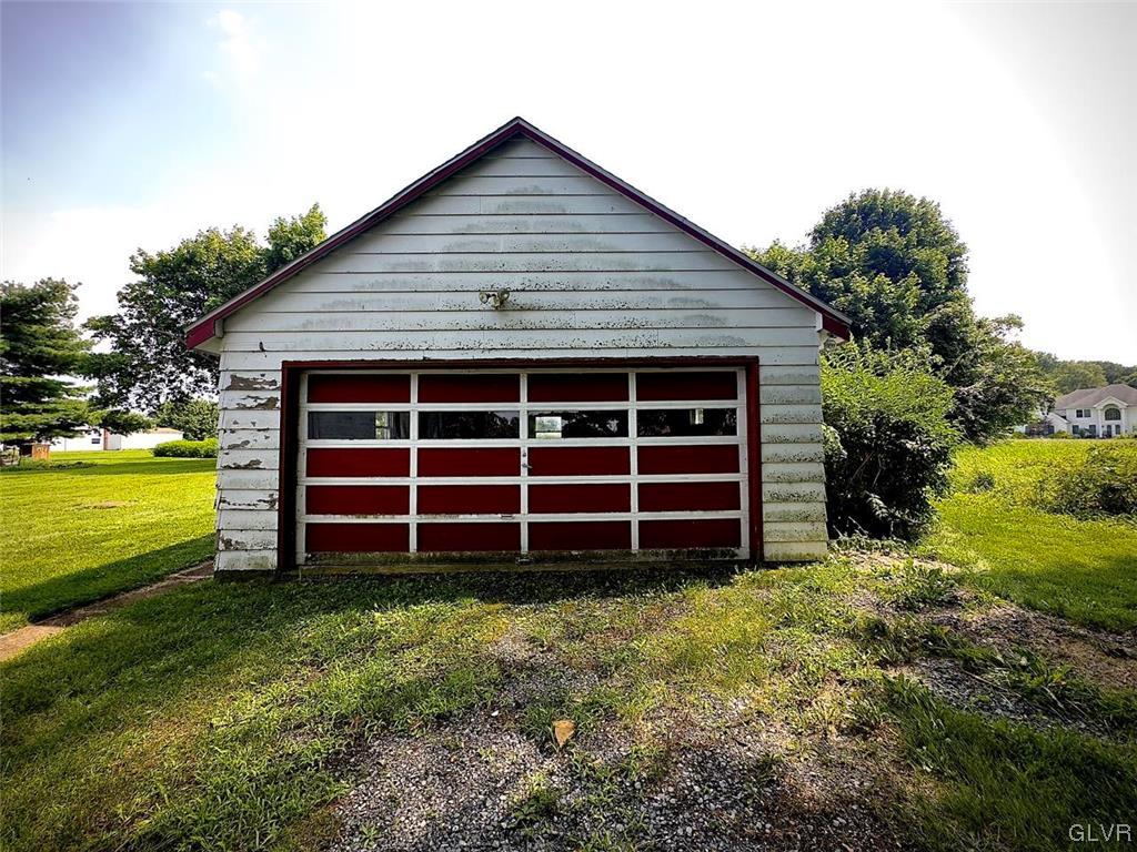 89 Old Carriage Road Northampton, PA 18067 - Photo 6 of 20 Garage