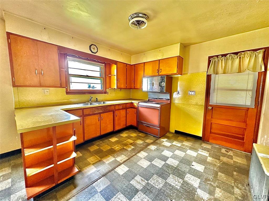 89 Old Carriage Road Northampton, PA 18067 - Photo 10 of 20 Kitchen