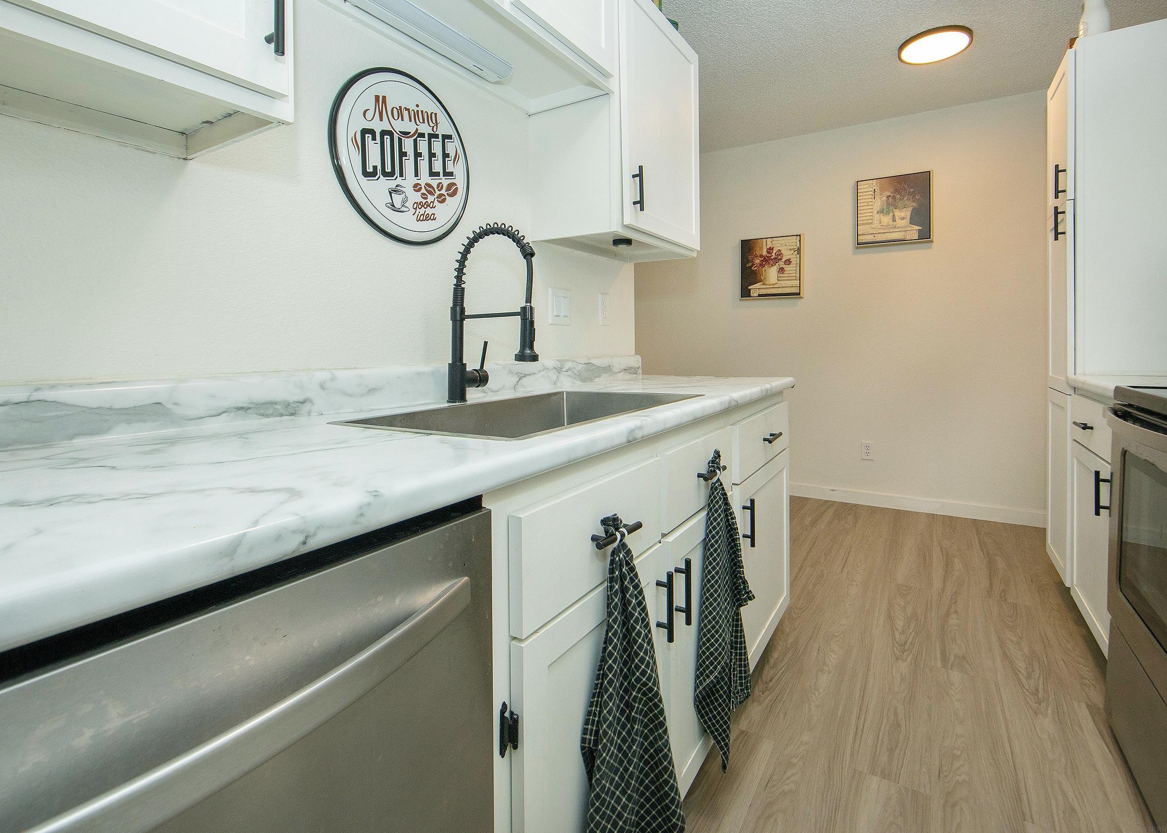 2330 Dusty Road Waterloo, IA 50701 - Photo 12 of 29 Gallery Image 12