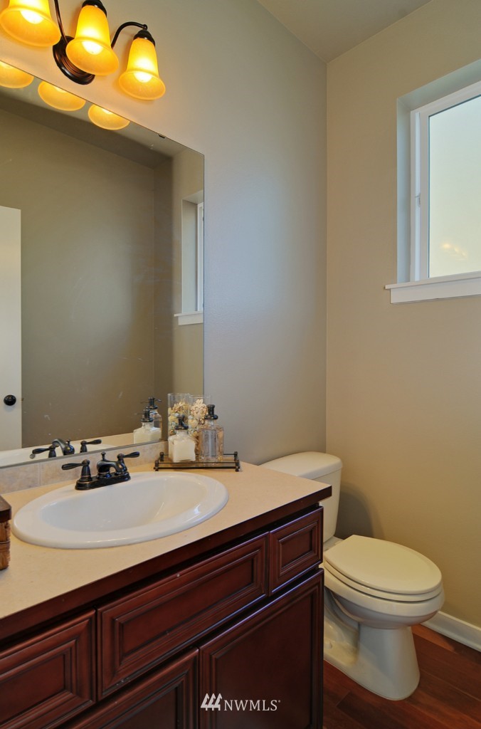 681 Ilwaco Avenue Northeast Renton, WA 98059 - Photo 9 of 19