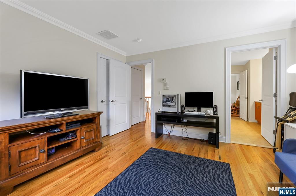 22 Meadowlake Drive Mahwah, NJ 07430 - Photo 24 of 39