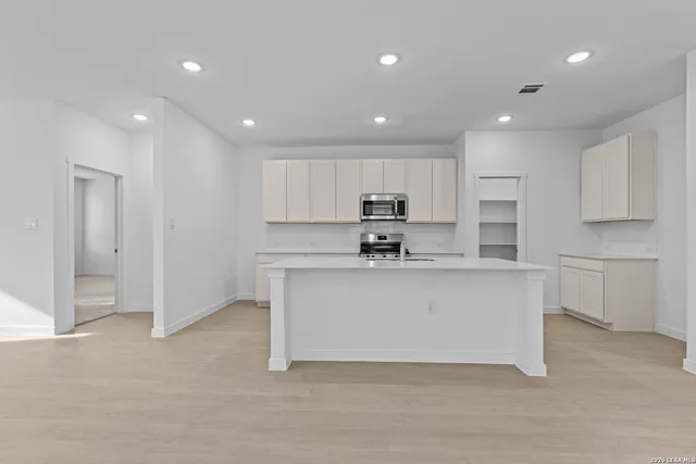 $270,000 | 2303 Fort Davis Pass, Marion, TX 78124