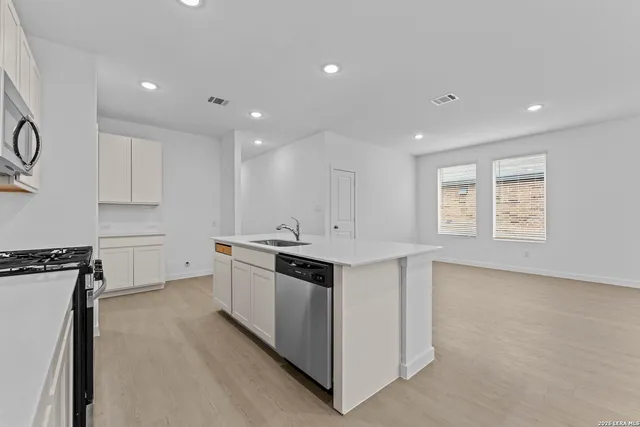 $270,000 | 2303 Fort Davis Pass, Marion, TX 78124