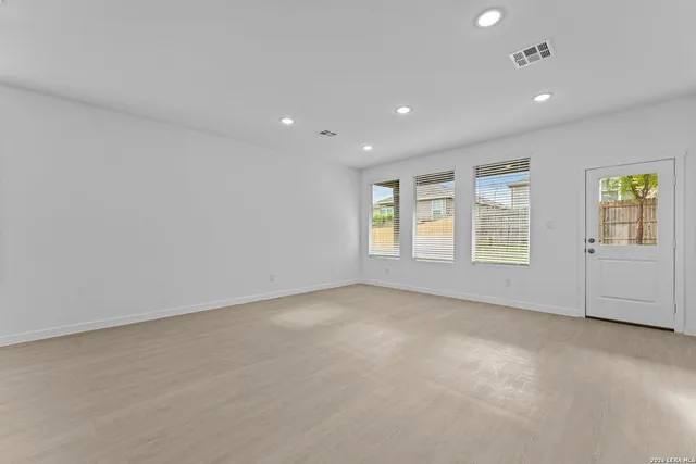 $270,000 | 2303 Fort Davis Pass, Marion, TX 78124