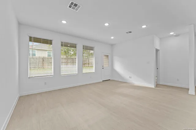 $270,000 | 2303 Fort Davis Pass, Marion, TX 78124