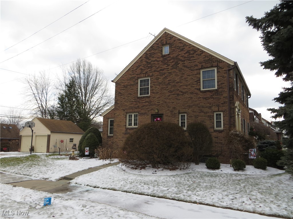 4651 Broadale Road Cleveland, OH 44109 - Photo 4 of 50 Gallery Image 4