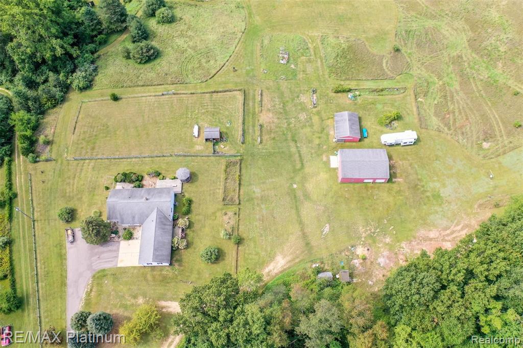 7498 Silver Lake Road Linden, MI 48451 - Photo 7 of 59