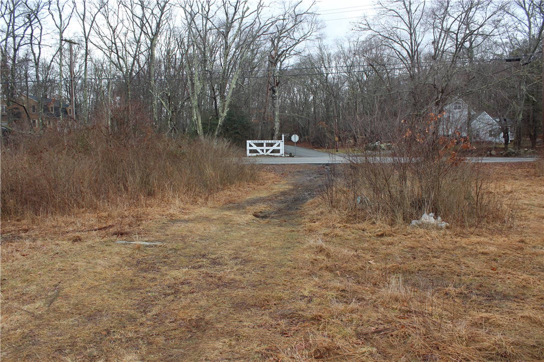 1850 Crandall Road Tiverton, RI 02878 - Photo 9 of 10