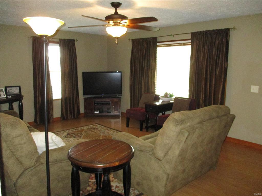 6438 Quercus Grove Road Edwardsville, IL 62025 - Photo 16 of 35