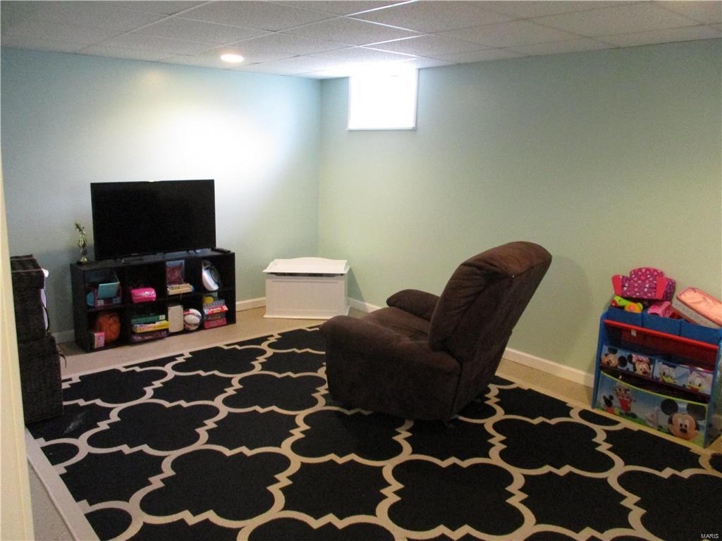 6438 Quercus Grove Road Edwardsville, IL 62025 - Photo 31 of 35