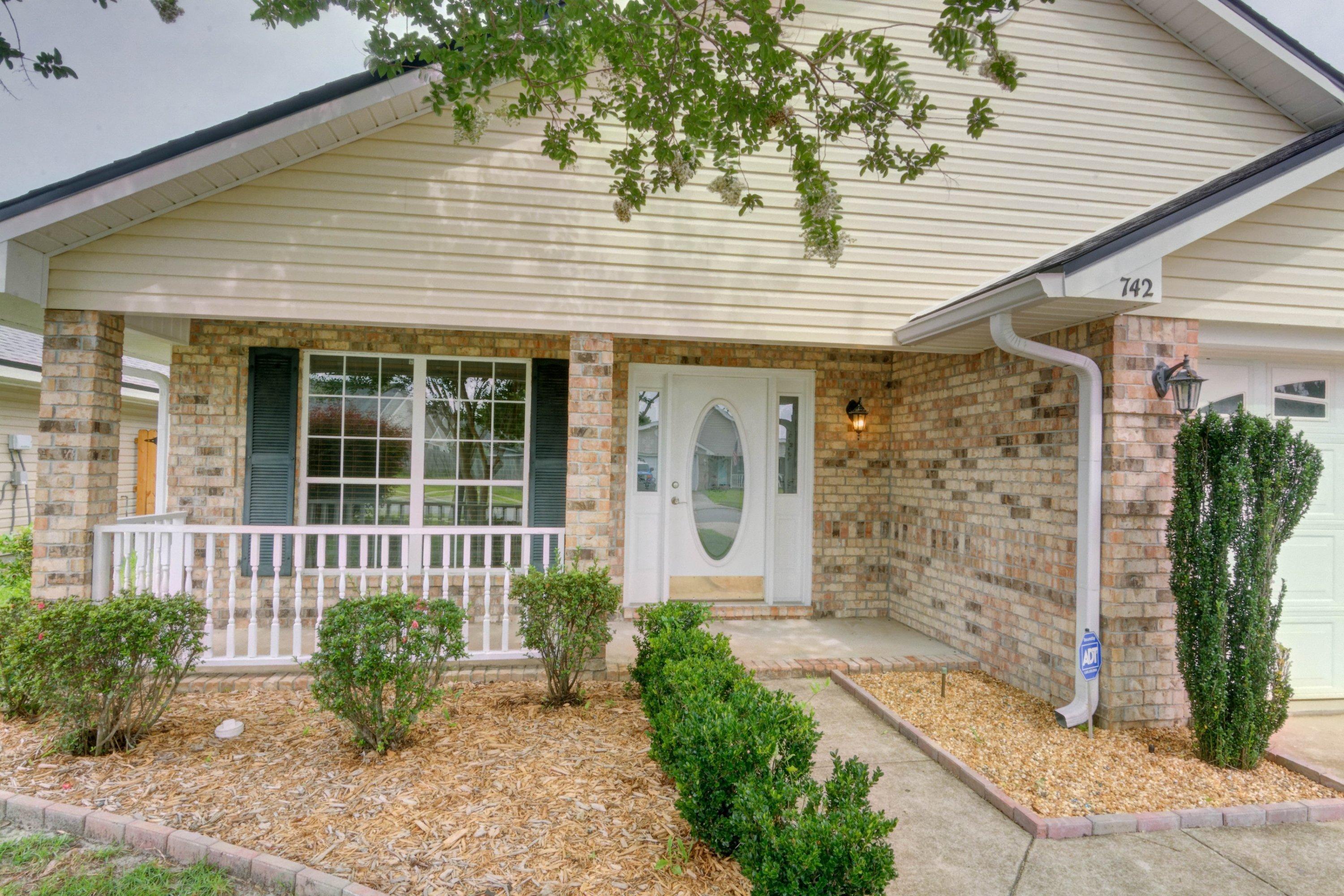 742 Randall Roberts Road Fort Walton Beach, FL 32547 - Photo 4 of 34 02_Front_04