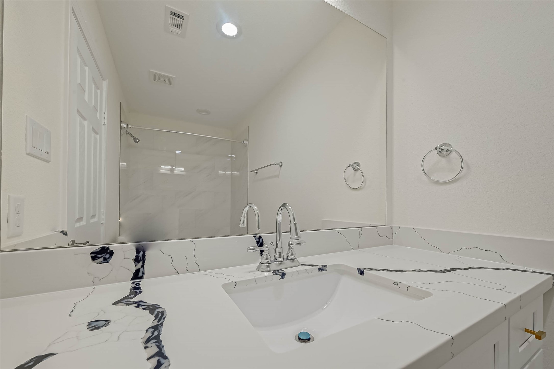 7339 Krueger Road, Unit A Houston, TX 77033 - Photo 19 of 46
