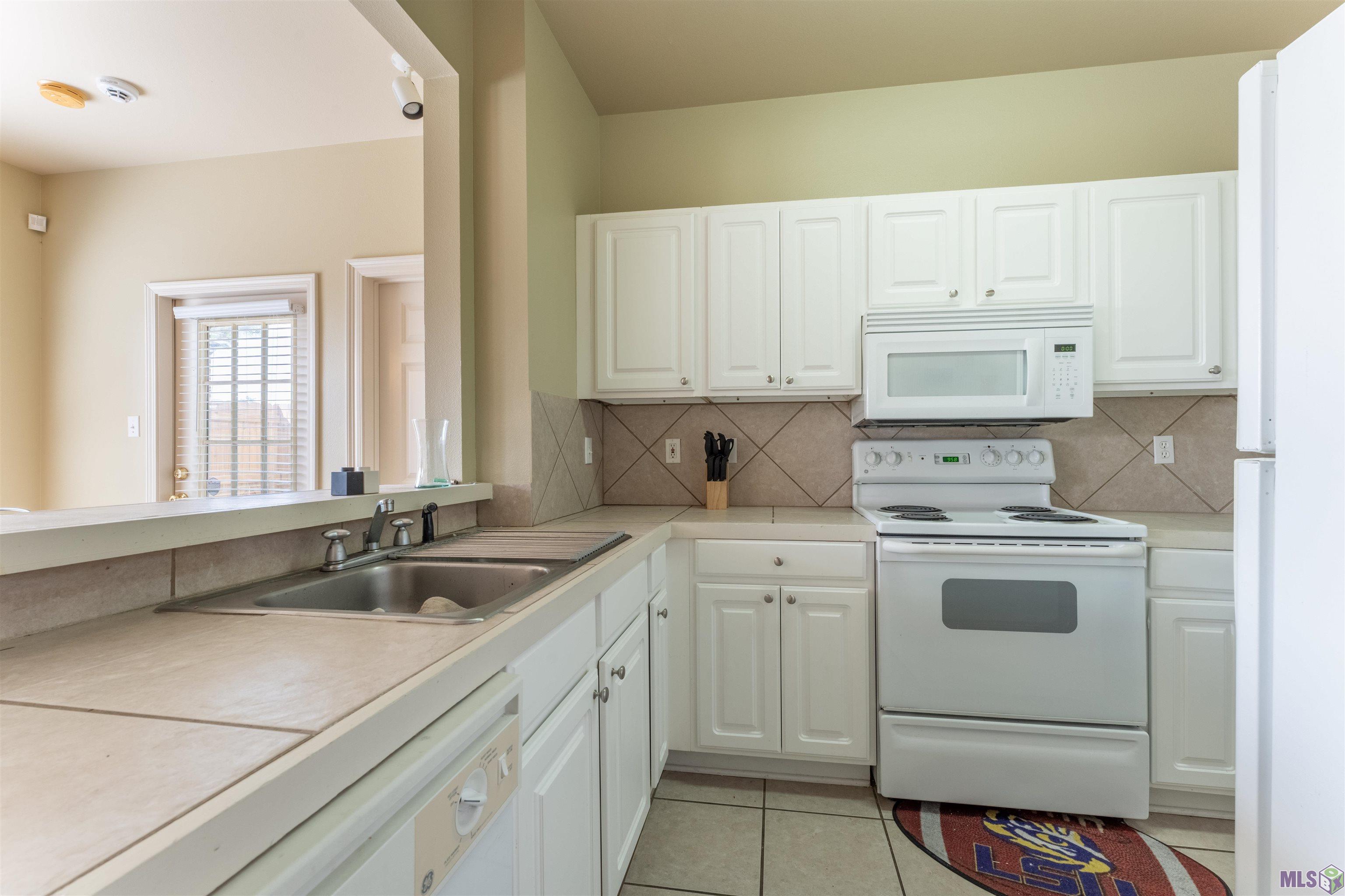 5167 Etta Street, Unit 9D Baton Rouge, LA 70820 - Photo 7 of 14 Gallery Image 7