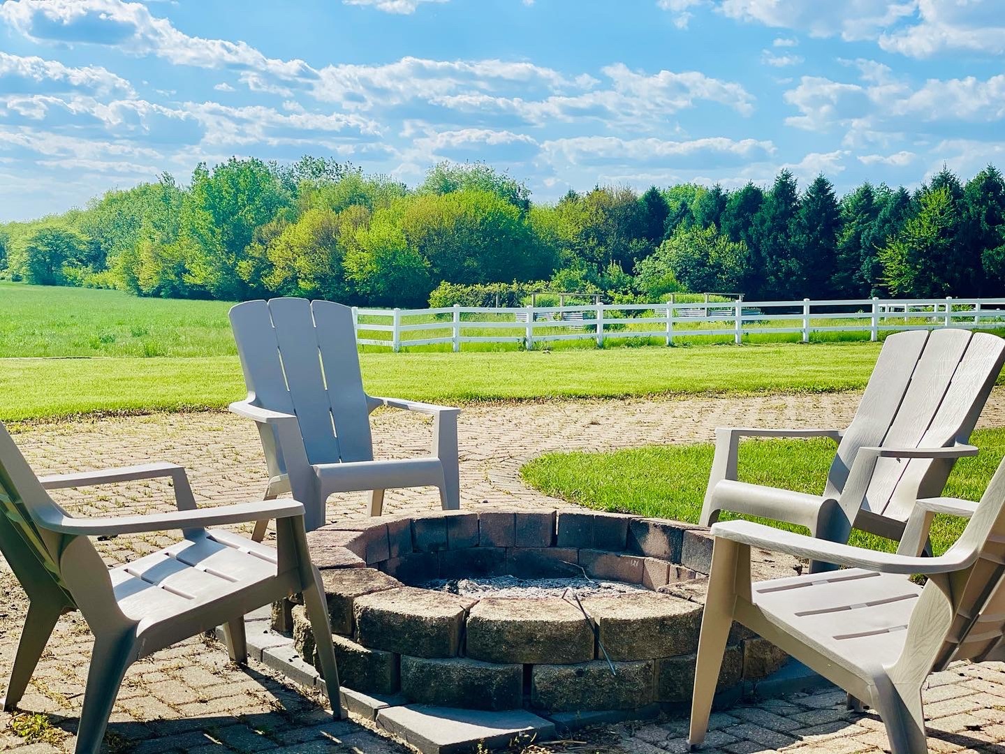 3870 North 3000 W Road Bourbonnais, IL 60914 - Photo 44 of 47 a view of a swimming pool and lounge chairs