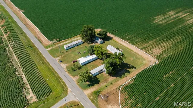 $129,000 | 29481 State Hwy B, Campbell, MO 63933