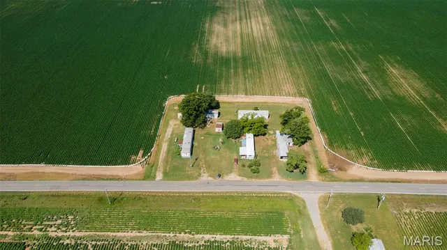 $129,000 | 29481 State Hwy B, Campbell, MO 63933