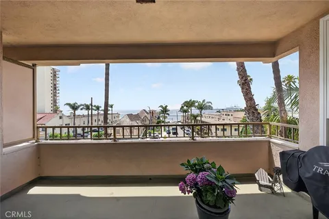 $700,000 | 1635 East Ocean Boulevard, Unit C4, Long Beach, CA 90802