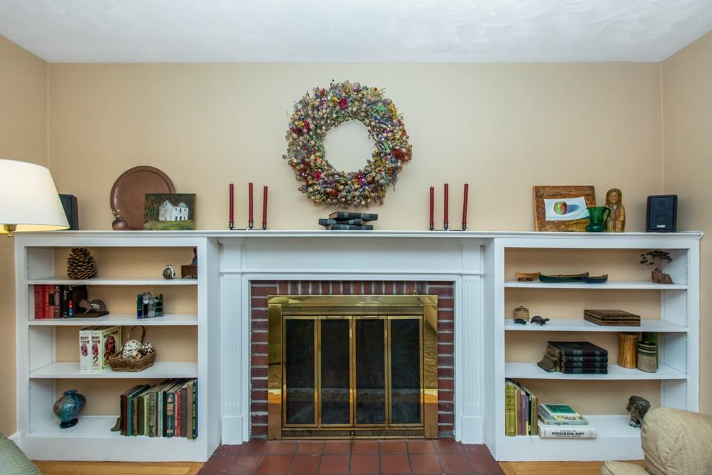 21 Spring Road Needham, MA 02494 - Photo 4 of 36