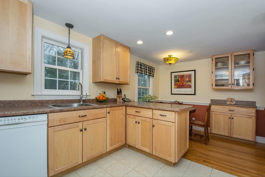 21 Spring Road Needham, MA 02494 - Photo 7 of 36