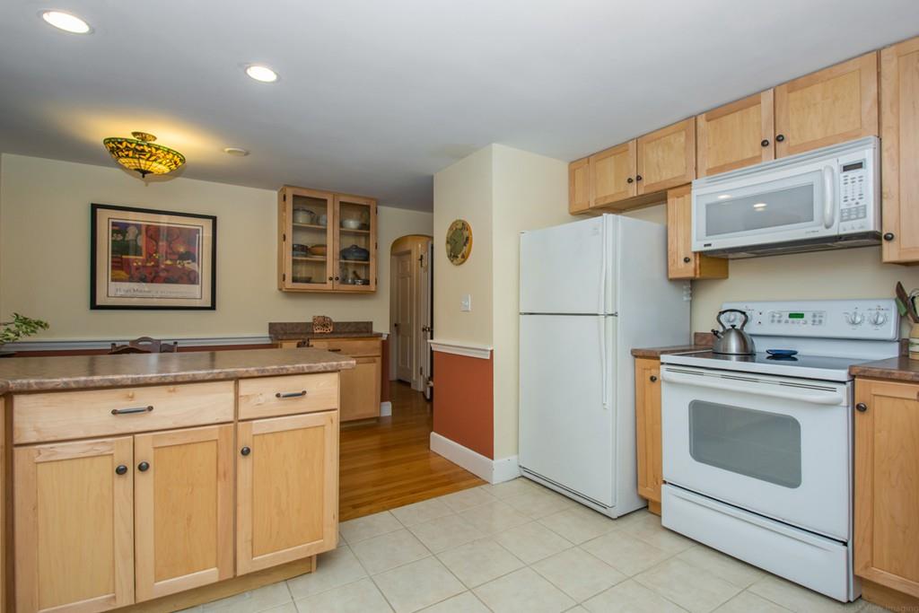 21 Spring Road Needham, MA 02494 - Photo 8 of 36