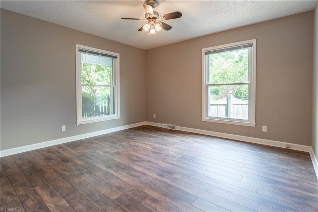 3514 Edgefield Road Greensboro, NC 27409 - Photo 14 of 22 Gallery Image 14
