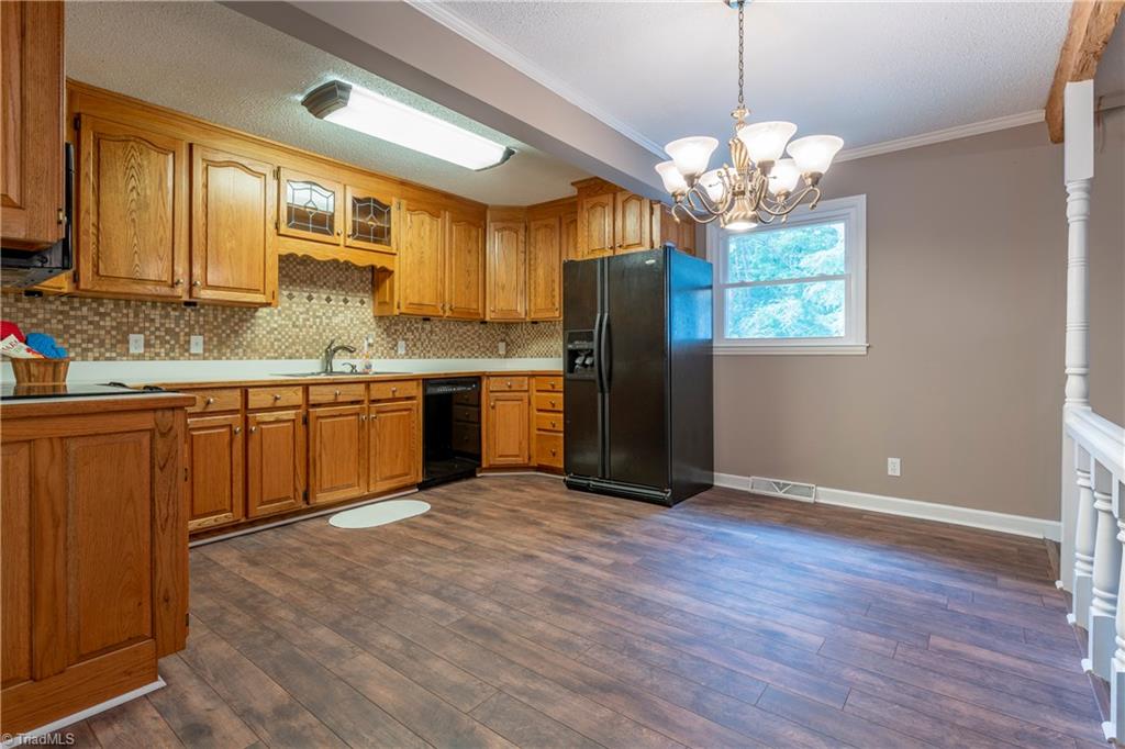 3514 Edgefield Road Greensboro, NC 27409 - Photo 5 of 22 Gallery Image 5