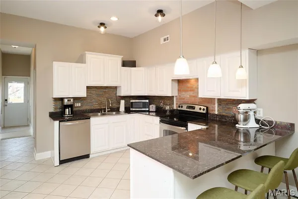$369,900 | 2703 McNair Avenue, St. Louis, MO 63118
