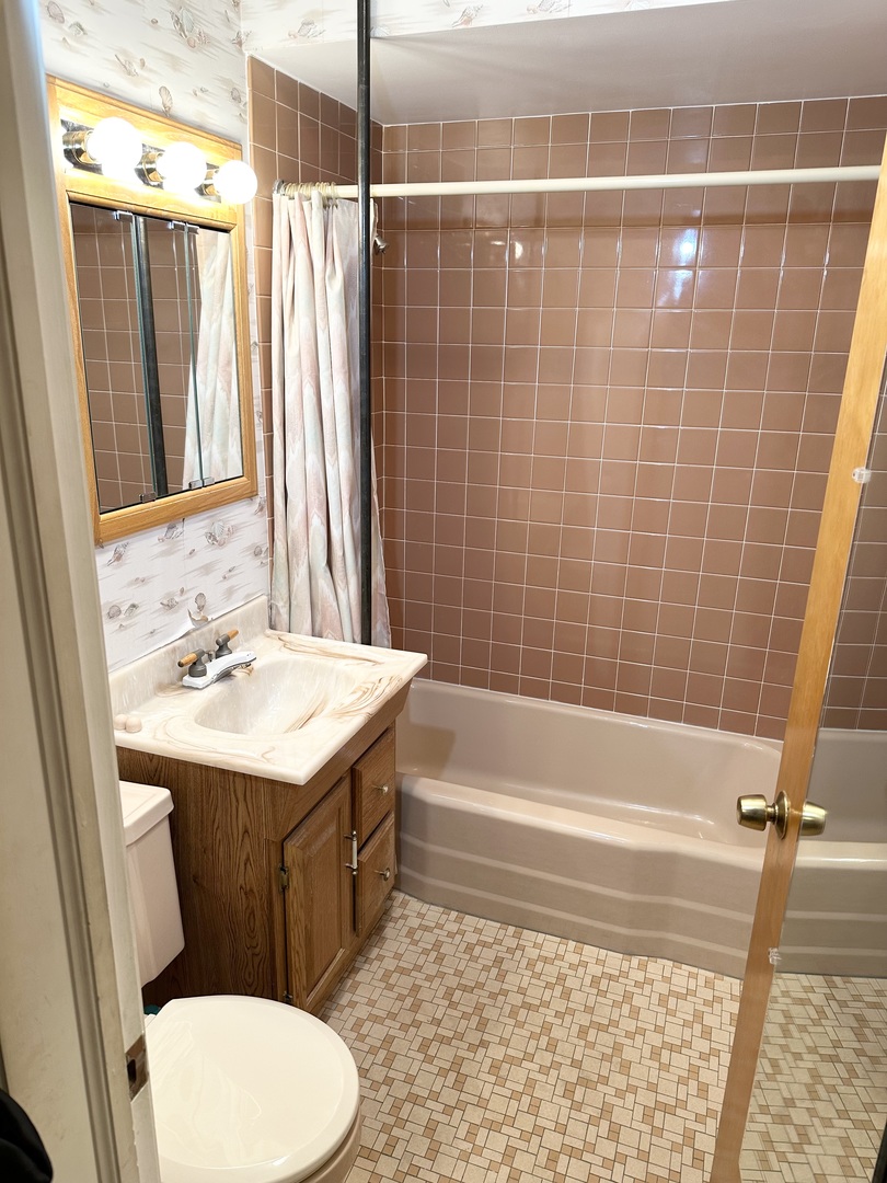 5844 Warren Street Morton Grove, IL 60053 - Photo 15 of 22