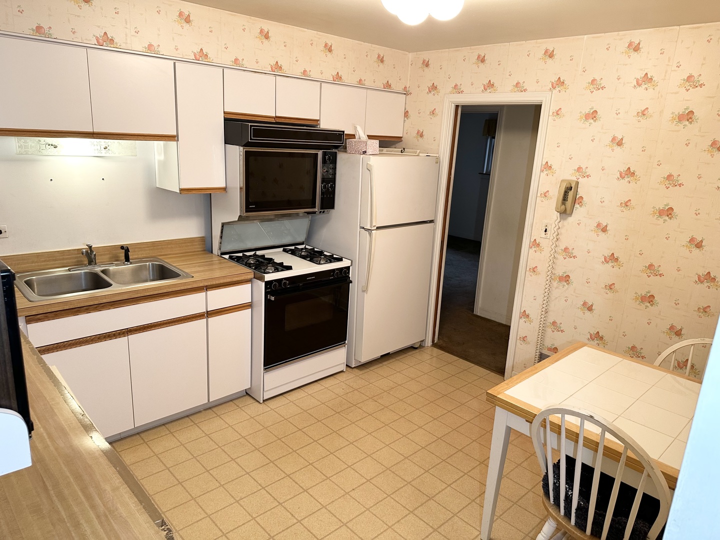 5844 Warren Street Morton Grove, IL 60053 - Photo 6 of 22