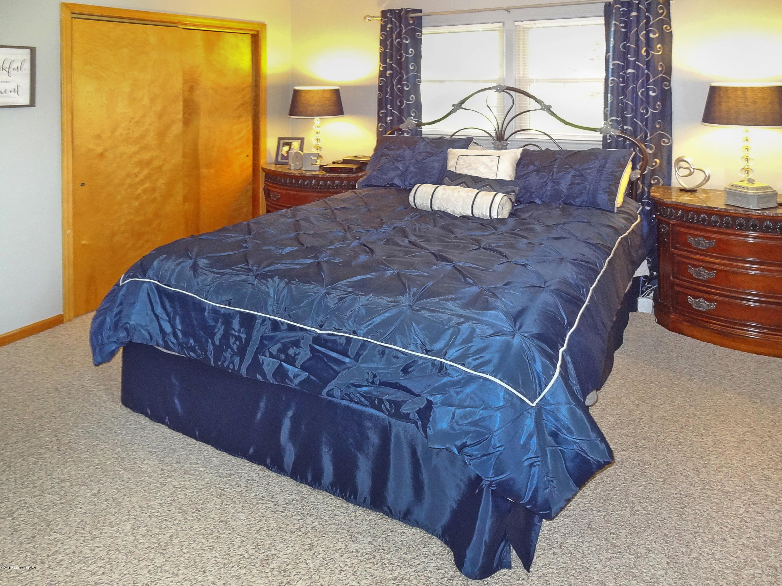 4631 Dover Road Louisville, KY 40216 - Photo 12 of 31 DSC07054