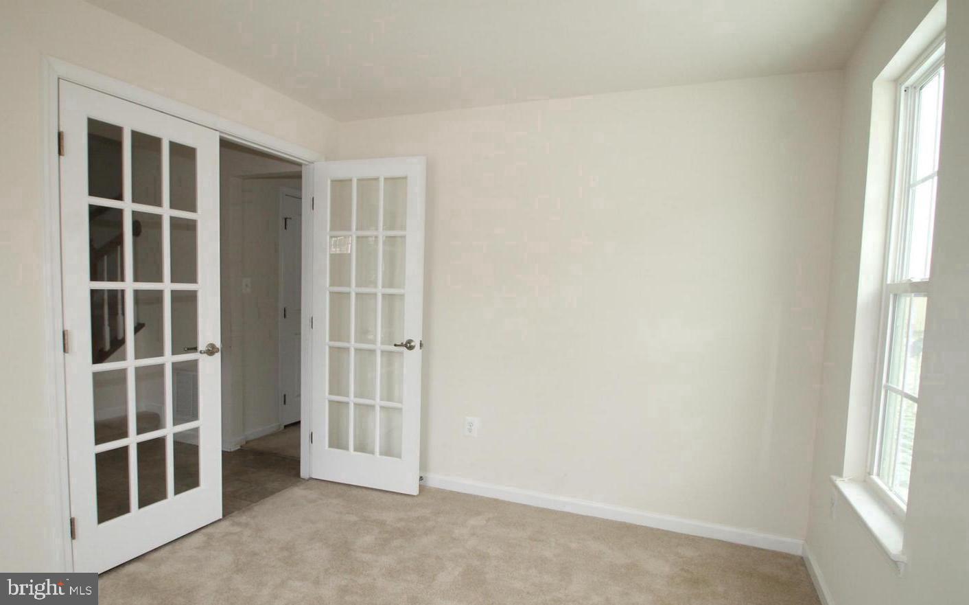 313 Brenton Road, Unit 40 Fredericksburg, VA 22405 - Photo 5 of 18 Bright and airy versatile space.