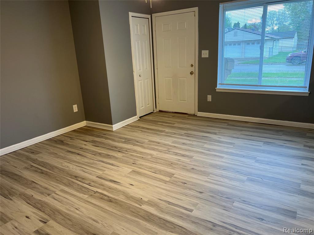3944 South Gulley Road Dearborn Heights, MI 48125 - Photo 2 of 12