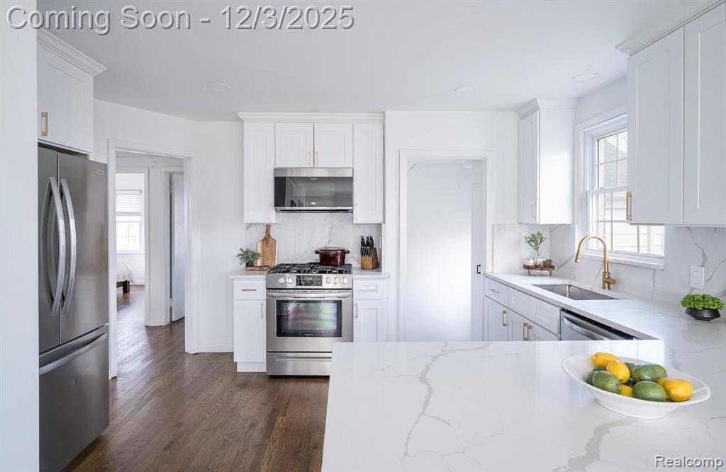4218 Normandy Road Royal Oak, MI 48073 - Photo 5 of 22 Gallery Image 5