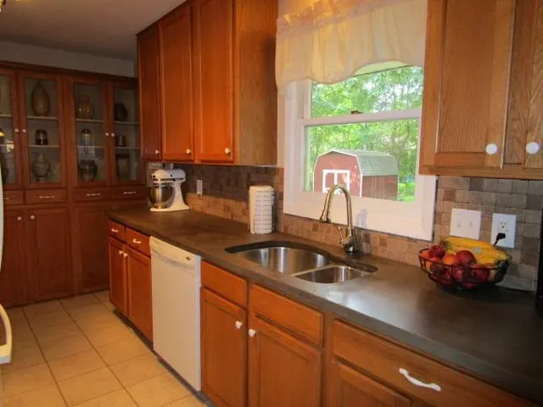 $305,000 | 909 Crestwood Drive, Staunton, VA 24401