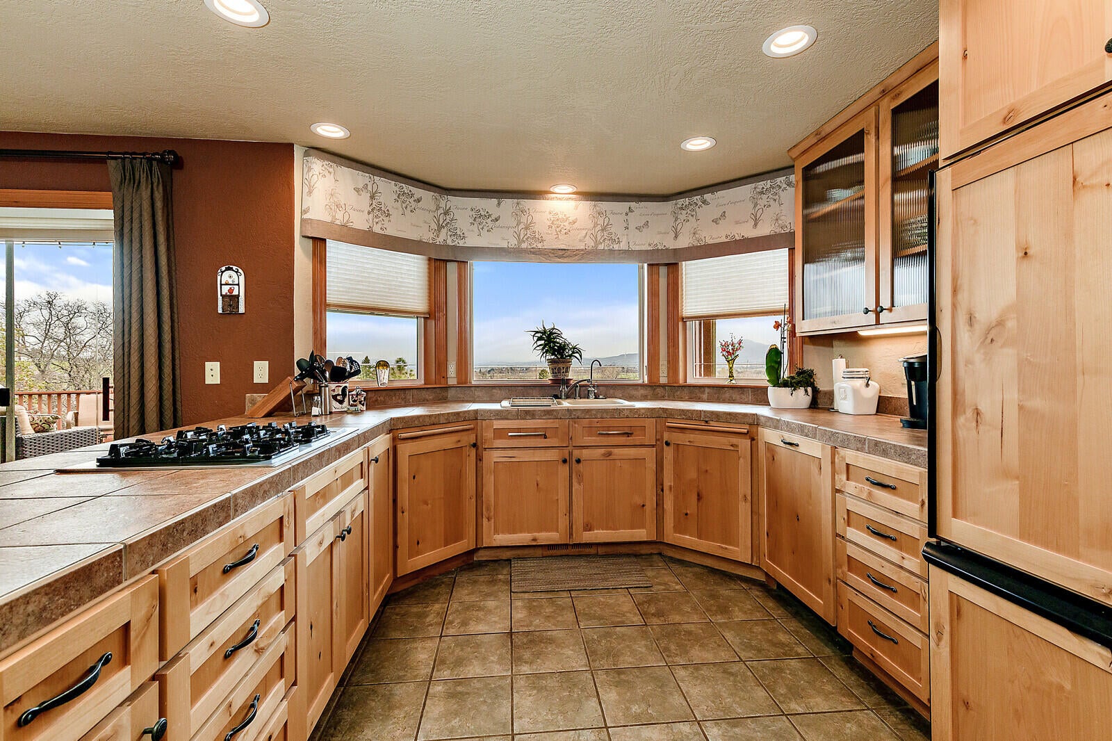 3565 Livingston Road Central Point, OR 97502 - Photo 15 of 47 18.2