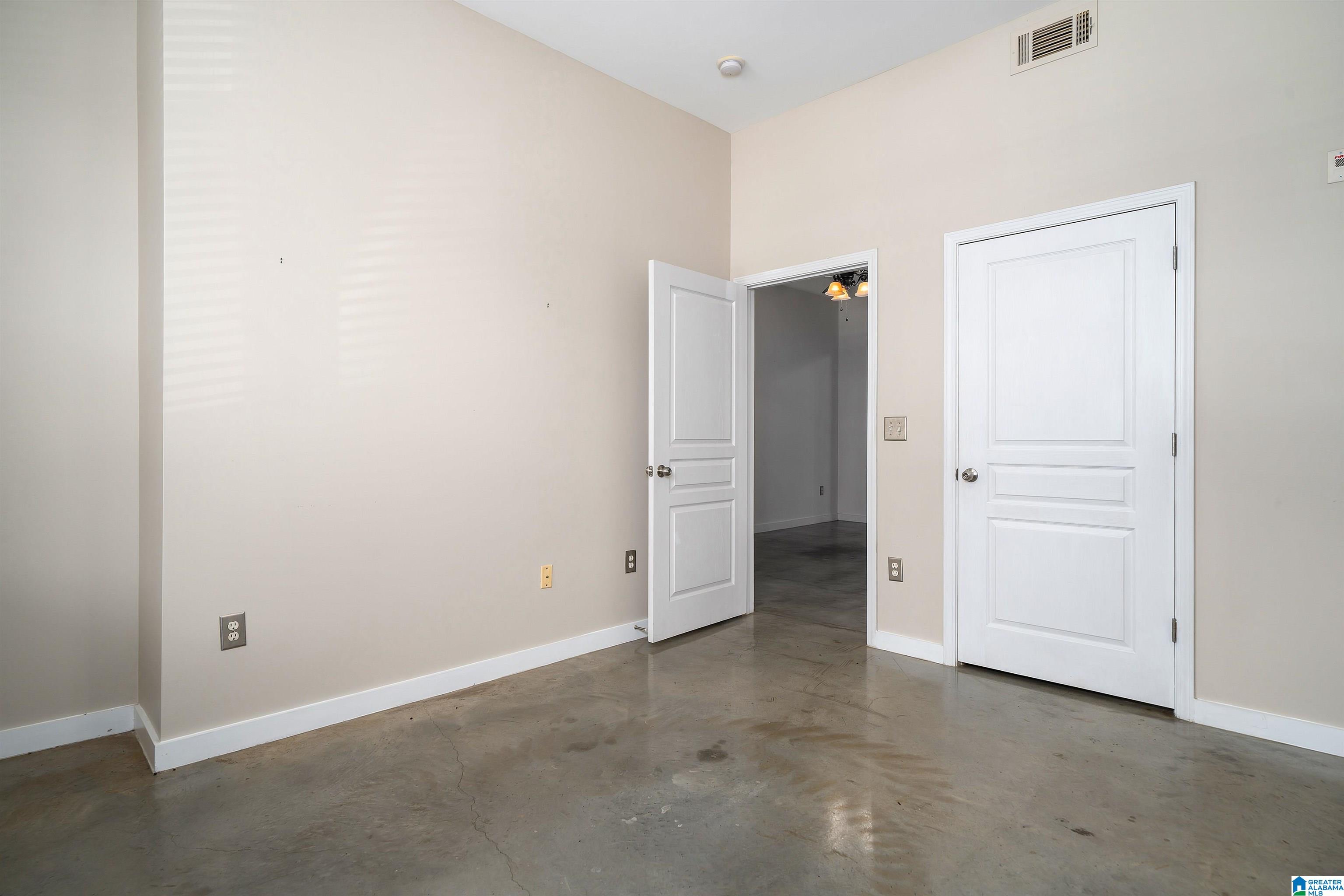 401 20th Street South, Unit 107 Birmingham, AL 35233 - Photo 14 of 36