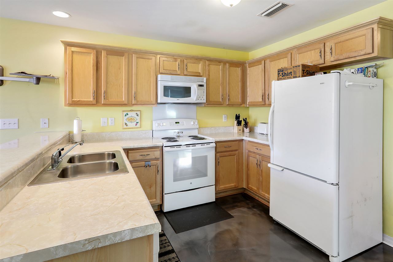 1905 Nile Court Foley, AL 36535 - Photo 4 of 15 Kitchen