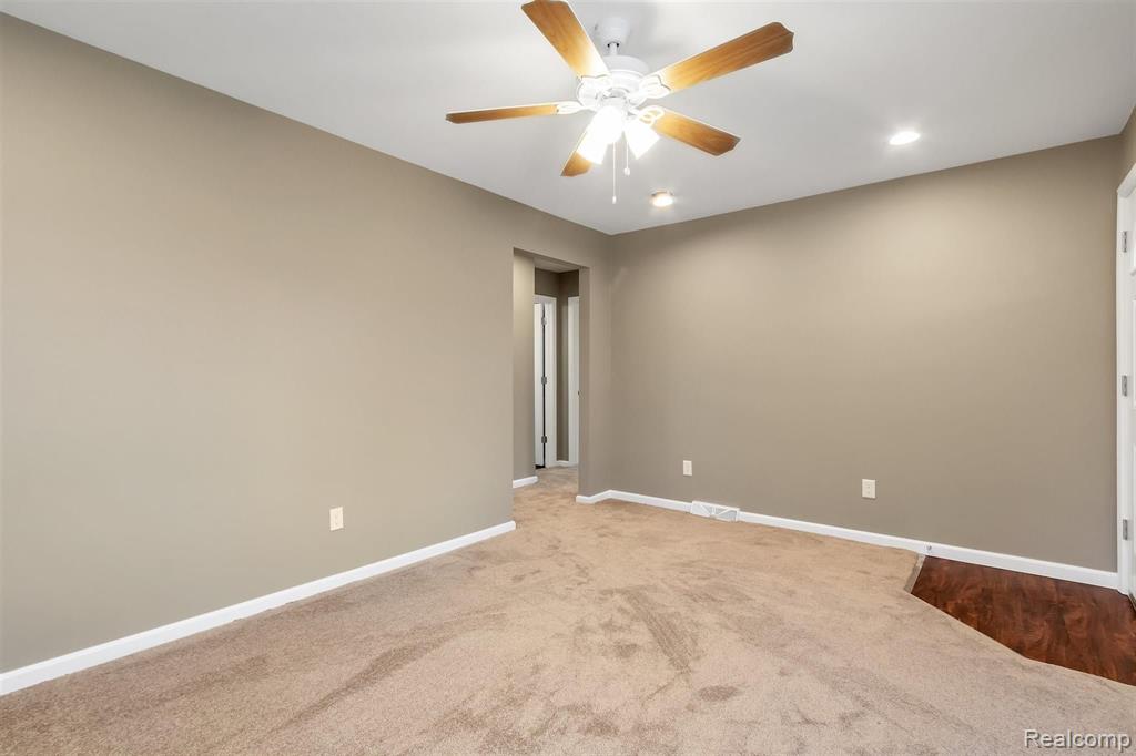 7586 Pelham Road Taylor, MI 48180 - Photo 8 of 46