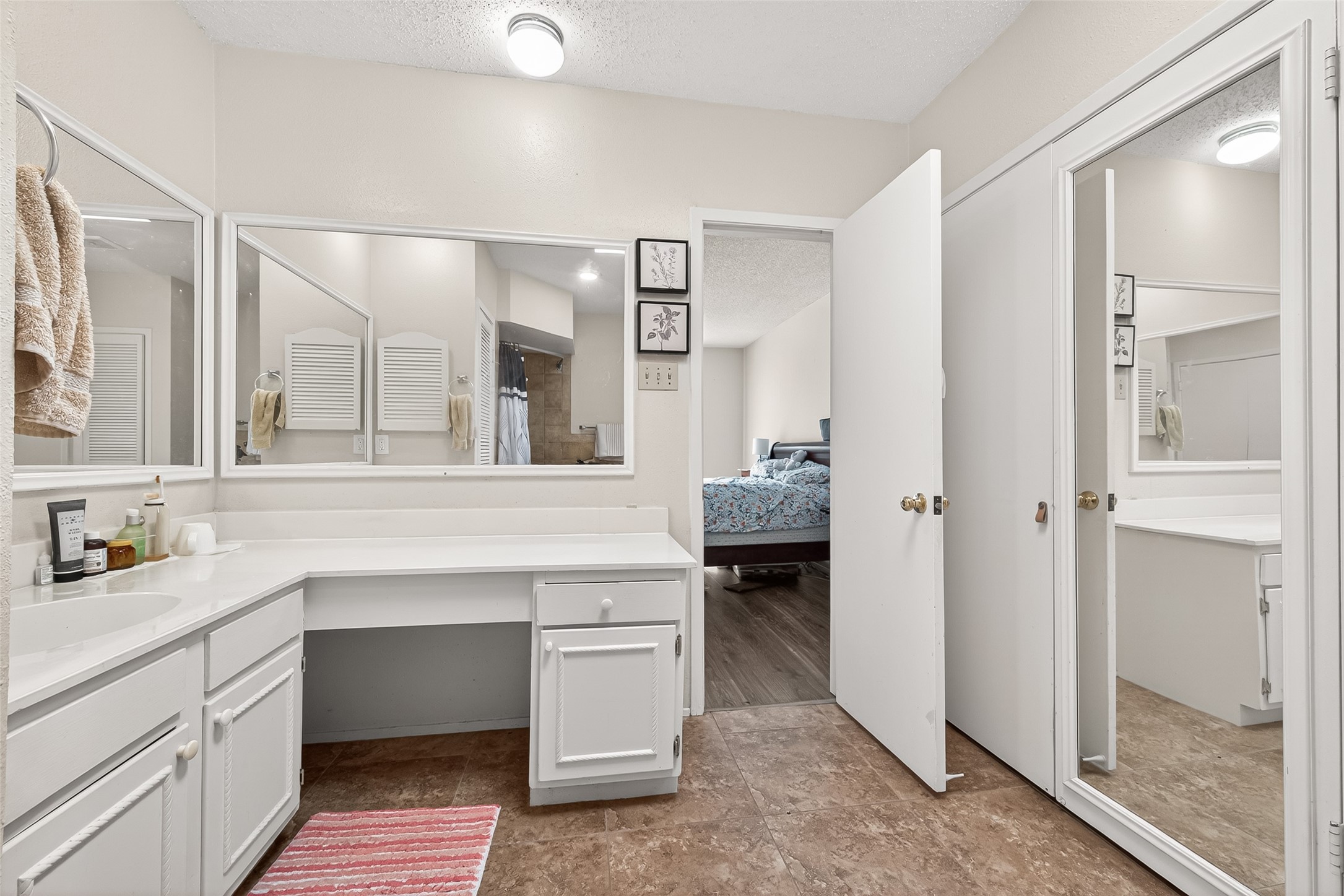 2234 South Piney Point Road, Unit 206 Houston, TX 77063 - Photo 29 of 33