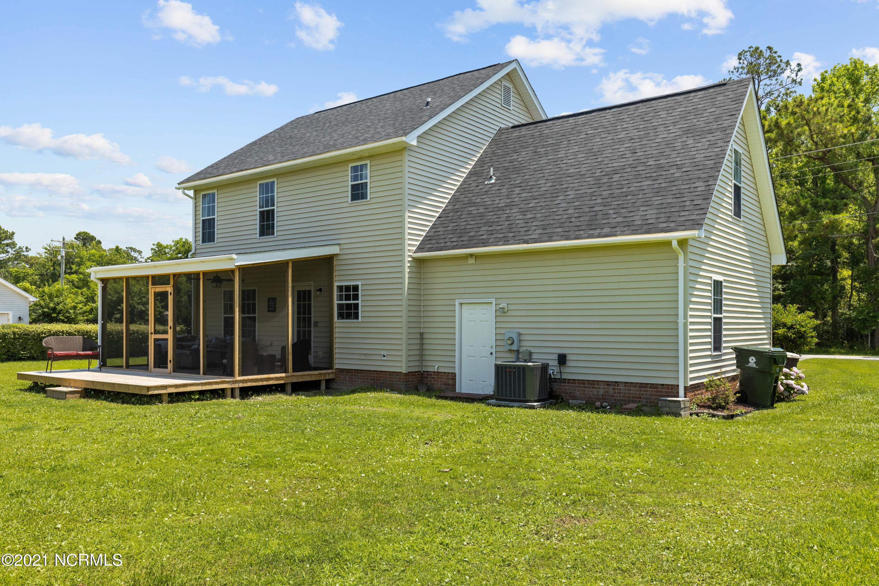 2803 Mayberry Loop Road Morehead City, NC 28557 - Photo 11 of 41 Rear view. Garage access