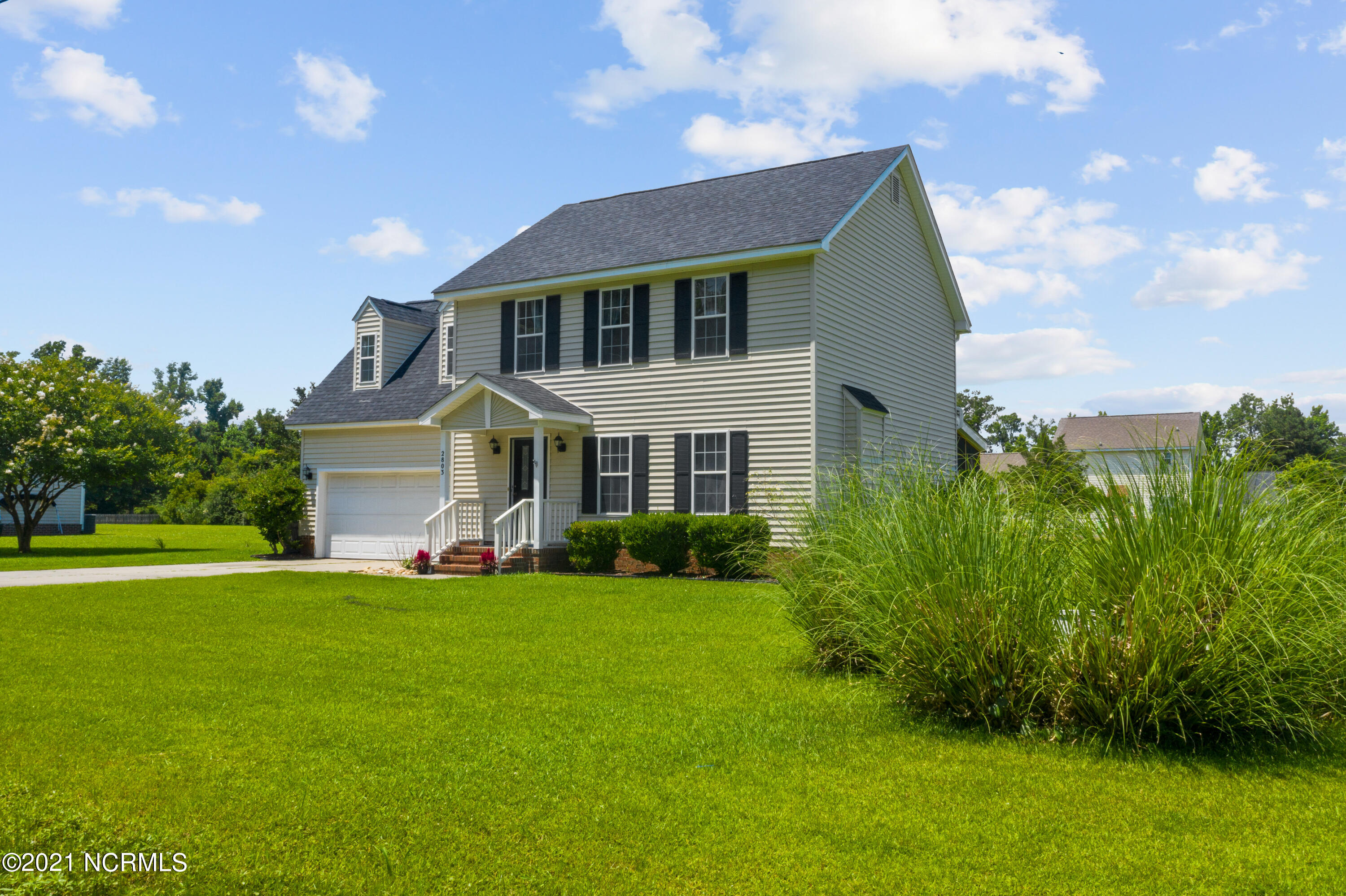 2803 Mayberry Loop Road Morehead City, NC 28557 - Photo 4 of 41 Front view 3