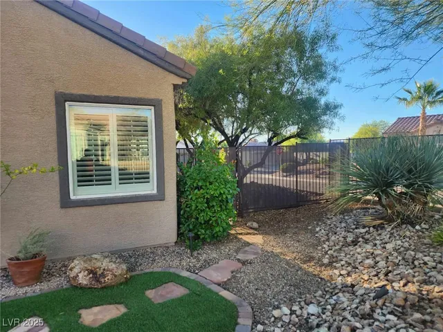 $3,000 | 2934 Maffie Street, Henderson, NV 89052